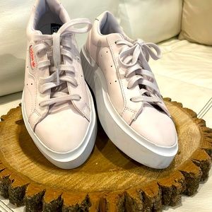 Adidas women’s shoes size US 7.5, FR 39.5, UK 6